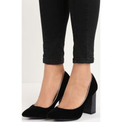 Czarne Welurowe Czółenka Luxe. Czarne buty ślubne damskie Born2be, z weluru, ze szpiczastym noskiem, na obcasie. Za 49,99 zł.