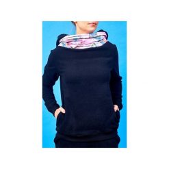 Bluza z kominem i kapturem magnolie. Czarne bluzy damskie Awu, s, z haftami, z dzianiny, bez rękawów. Za 219,00 zł.