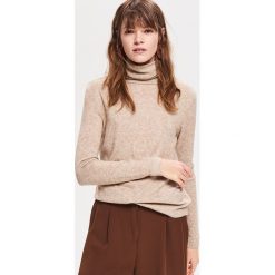 Sweter z golfem - Beżowy. Brązowe swetry damskie Reserved, s, bez wzorów, bez rękawów. Za 69,99 zł.
