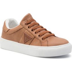 Sneakersy GUESS - FI7ZAC LEA12 TAN. Pomarańczowe trampki chłopięce Guess, z aplikacjami, ze skóry, bez zapięcia. W wyprzedaży za 179,00 zł.