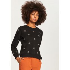 Bluza z aplikacjami - Czarny. Czarne bluzy damskie marki Reserved, l, z aplikacjami. Za 79,99 zł.