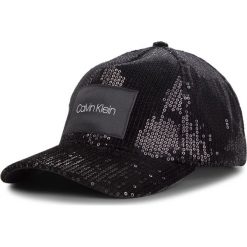 Czapka z daszkiem CALVIN KLEIN - Sequin Cap K60K604898 001. Czarne czapki damskie marki Calvin Klein, z poliesteru. Za 179,00 zł.