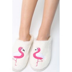 Beżowe Kapcie Snowy Egret. Brązowe kapcie damskie Born2be, z materiału. Za 39,99 zł.