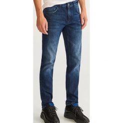 Jeansy slim fit - Granatowy. Niebieskie jeansy męskie relaxed fit marki Reserved. Za 89,99 zł.