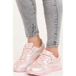 Różowe Buty Sportowe Silver Dust. Czerwone buty sportowe damskie marki KALENJI, z gumy. Za 89,99 zł.