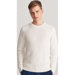 Strukturalny sweter - Kremowy. Białe swetry męskie Reserved, s, bez wzorów, bez kołnierzyka, bez kaptura. Za 139,99 zł.