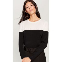 Sweter w bloki kolorów - Czarny. Czarne swetry klasyczne damskie Mohito, l. Za 69,99 zł.