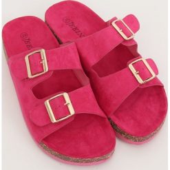 Klapki damskie fuksjowe 6105 FUCHSIA. Różowe klapki damskie obuwie damskie, bez wzorów, z zamszu, bez obcasa. Za 54,53 zł.
