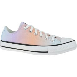 Converse Chuck Taylor All Star OX 567909C. Białe trampki i tenisówki damskie Converse, bez wzorów, z tkaniny, bez zapięcia. W wyprzedaży za 229,99 zł.