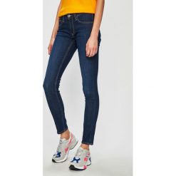 Tommy Jeans - Jeansy Sophie. Niebieskie jeansy damskie Tommy Jeans, bez wzorów, z elastanu, z obniżonym stanem. W wyprzedaży za 339,90 zł.