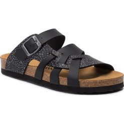 Klapki DR. BRINKMANN - 701430 Schwarz 1. Czarne klapki damskie Dr. Brinkmann, bez wzorów, ze skóry ekologicznej, bez obcasa. Za 139,00 zł.