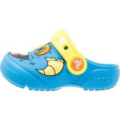 Crocs FUN LAB Sandały kąpielowe ocean/tennis ball green. Niebieskie sandały chłopięce Crocs, z gumy. Za 129,00 zł.
