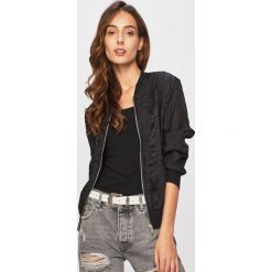 Answear - Kurtka bomber. Czarne kurtki damskie ANSWEAR, s, bez wzorów, z tkaniny, krótkie. Za 89,90 zł.
