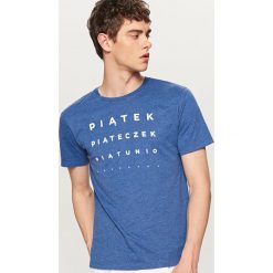 T-shirt z nadrukiem - Niebieski. Niebieskie t-shirty męskie z nadrukiem Reserved, l. Za 29,99 zł.