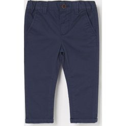 Spodnie chino - Granatowy. Niebieskie spodnie męskie Reserved, m, bez wzorów. W wyprzedaży za 29,99 zł.