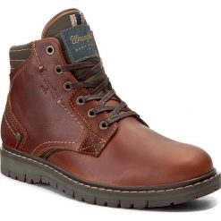Kozaki WRANGLER - Miwouk WM172015 Cognac 64. Brązowe glany męskie Wrangler, z materiału. W wyprzedaży za 359,00 zł.