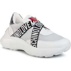 Sneakersy LOVE MOSCHINO - JA15166G1BIN101A Bia/Arg. Białe półbuty damskie Love Moschino, bez wzorów, ze skóry, bez obcasa, na płaskiej podeszwie, bez zapięcia. Za 1029,00 zł.