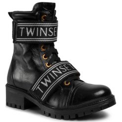 Trapery TWINSET - Anfibio 201TCP132 Nero 00006. Czarne trapery damskie Twinset, ze skóry, bez obcasa, bez zapięcia. W wyprzedaży za 729,00 zł.