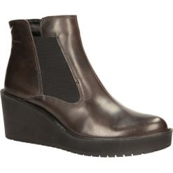BOTKI CLARKS 26101051. Szare botki damskie marki Clarks, bez obcasa, bez zapięcia. Za 279,99 zł.