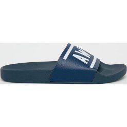 TheWhiteBrand - Klapki. Niebieskie kapcie męskie TheWhiteBrand, bez wzorów, z materiału. W wyprzedaży za 129,90 zł.