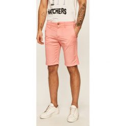 Guess Jeans - Szorty. Zielone spodenki i szorty męskie Guess Jeans, m, z aplikacjami, z elastanu, casualowe. W wyprzedaży za 199,90 zł.