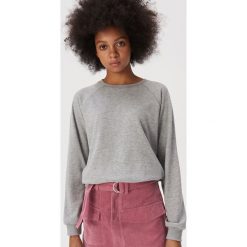 Gładka bluza basic - Jasny szary. Szare bluzy damskie Sinsay, s, bez wzorów, bez rękawów, bez kaptura. Za 29,99 zł.