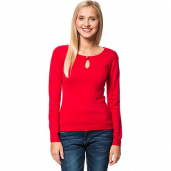 Sweter w kolorze czerwonym. Czerwone swetry klasyczne damskie marki William de Faye, z kaszmiru, z okrągłym kołnierzem. W wyprzedaży za 136,95 zł.