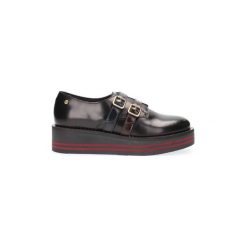 Derby Tommy Hilfiger FW0FW03147 MODERN PLATFORM SHOE. Niebieskie półbuty damskie TOMMY HILFIGER, bez wzorów, bez obcasa, bez zapięcia. W wyprzedaży za 370,04 zł.