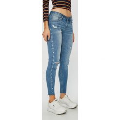 Tally Weijl - Jeansy Zoe. Niebieskie jeansy damskie skinny marki TALLY WEIJL, z obniżonym stanem. W wyprzedaży za 139,90 zł.