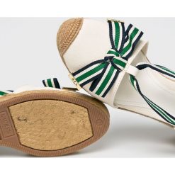 Lauren Ralph Lauren - Koturny. Białe koturny damskie Lauren Ralph Lauren, bez wzorów, z materiału, bez obcasa, na koturnie. W wyprzedaży za 399,90 zł.