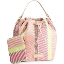 Torebka REFRESH - 83211 Beige. Różowe torebki klasyczne damskie marki Refresh, bez wzorów, z tworzywa sztucznego, bez dodatków. Za 199,00 zł.