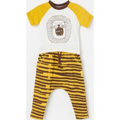 Zestaw t-shirt i spodnie - Żółty. Żółte spodnie męskie Reserved, m, bez wzorów. Za 69,99 zł.