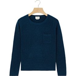 Swetry klasyczne damskie: Sweter w kolorze niebieskim