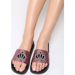 Fuksjowe Klapki Honeycomb. Klapki damskie Born2be, w paski. Za 49,99 zł.