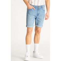 Szorty jeansowe Lee Rider L73FMGFM. Niebieskie spodenki i szorty męskie Lee, m, bez wzorów, z elastanu. Za 229,00 zł.