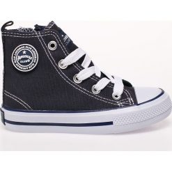 American Club - Trampki dziecięce. Szare buty chłopięce sportowe marki American CLUB, z materiału. W wyprzedaży za 39,90 zł.
