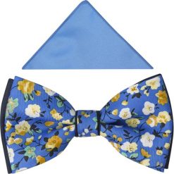 Niebieska mucha w kwiaty A331. Niebieskie muszki męskie Adam Collection - Krawaty i dodatki, na co dzień, w kwiaty, z tkaniny, eleganckie. W wyprzedaży za 49,50 zł.