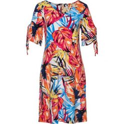 Sukienka shirtowa bonprix biały z nadrukiem. Białe sukienki damskie bonprix, z nadrukiem, bez kołnierzyka, bez rękawów. Za 79,99 zł.
