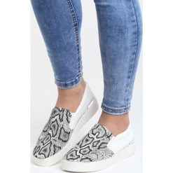 Białe Slip On Luis. Białe tenisówki damskie Born2be, z materiału. Za 39,99 zł.