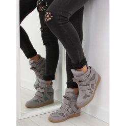 Sneakersy szare PALOMA. Szare koturny damskie FunKee.pl, bez obcasa, na koturnie, bez zapięcia. Za 90,99 zł.