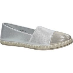 Srebrne tenisówki espadryle Casu D19K-19. Szare espadryle damskie marki Casu. Za 39,99 zł.
