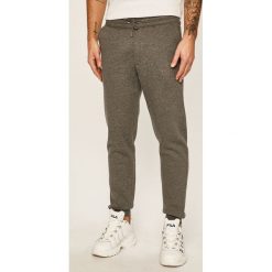Jack & Jones - Spodnie. Czarne spodnie męskie Jack & Jones, s, bez wzorów, z bawełny. W wyprzedaży za 99,90 zł.