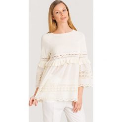 SWETER Twinset. Białe swetry damskie Twinset, s, z haftami, z dzianiny, bez rękawów, bez kaptura. Za 527,40 zł.