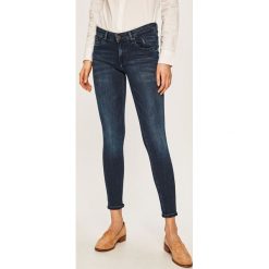 Tommy Jeans - Jeansy Scarlett. Niebieskie jeansy damskie Tommy Jeans, z obniżonym stanem. Za 429,90 zł.