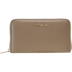 Portfele damskie: Coccinelle WALLET ZIP ARROUND LARGE Portfel taupe