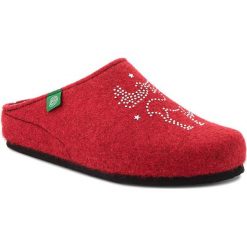 Kapcie DR. BRINKMANN - 320539 Rot 4. Czerwone klapki damskie Dr. Brinkmann, bez wzorów, z tworzywa sztucznego, bez obcasa. Za 139,00 zł.