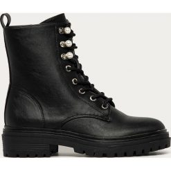 Answear Lab - Workery Buonarotti. Czarne workery damskie Answear Lab, z gumy, z okrągłym noskiem, bez obcasa, na obcasie, na sznurówki. Za 199,90 zł.