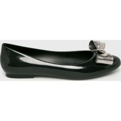 Melissa - Baleriny Doll III. Czarne baleriny damskie marki Melissa, z kauczuku. Za 299,90 zł.