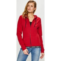 Tommy Hilfiger - Bluza. Czerwone bluzy damskie TOMMY HILFIGER, s, z nadrukiem, z bawełny, bez rękawów, z kapturem. W wyprzedaży za 299,90 zł.