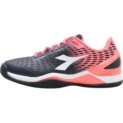 Diadora SPEED BLUSHIELD 2 CLAY Obuwie do tenisa Outdoor black/fluo coral. Czarne buty trekkingowe damskie marki Diadora, z materiału, na golfa. W wyprzedaży za 402,35 zł.